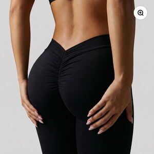 NWOT Viral MLP Frenchy V Waist Scrunch Leggings